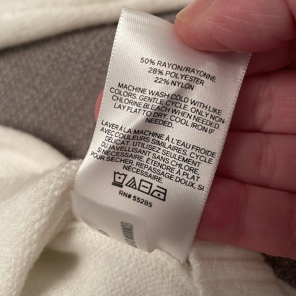 NWT $74 EXPRESS Pullover Off White Sweater Top with Ruffle Arm Accents Large - Picture 5 of 13